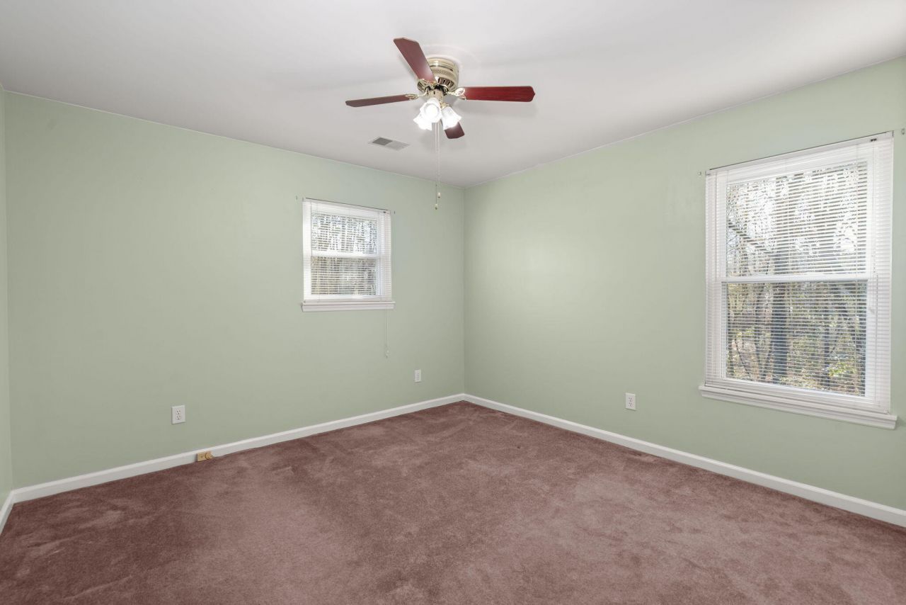 124 Evesham Drive Photo 29