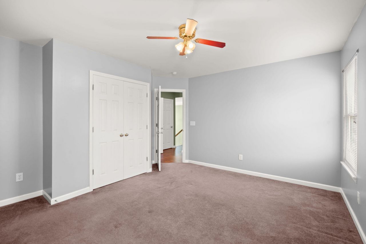 124 Evesham Drive Photo 30