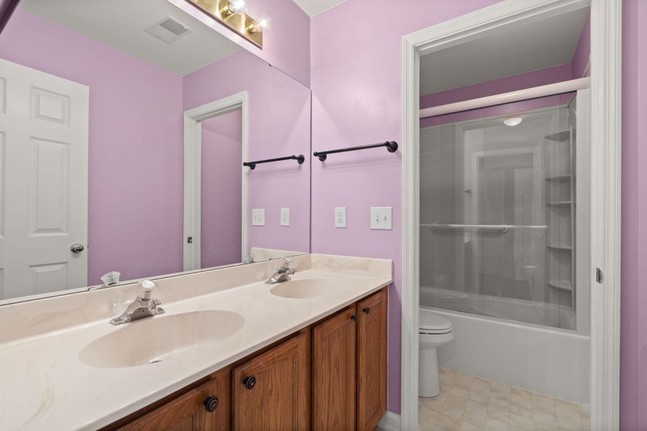 124 Evesham Drive Photo 32