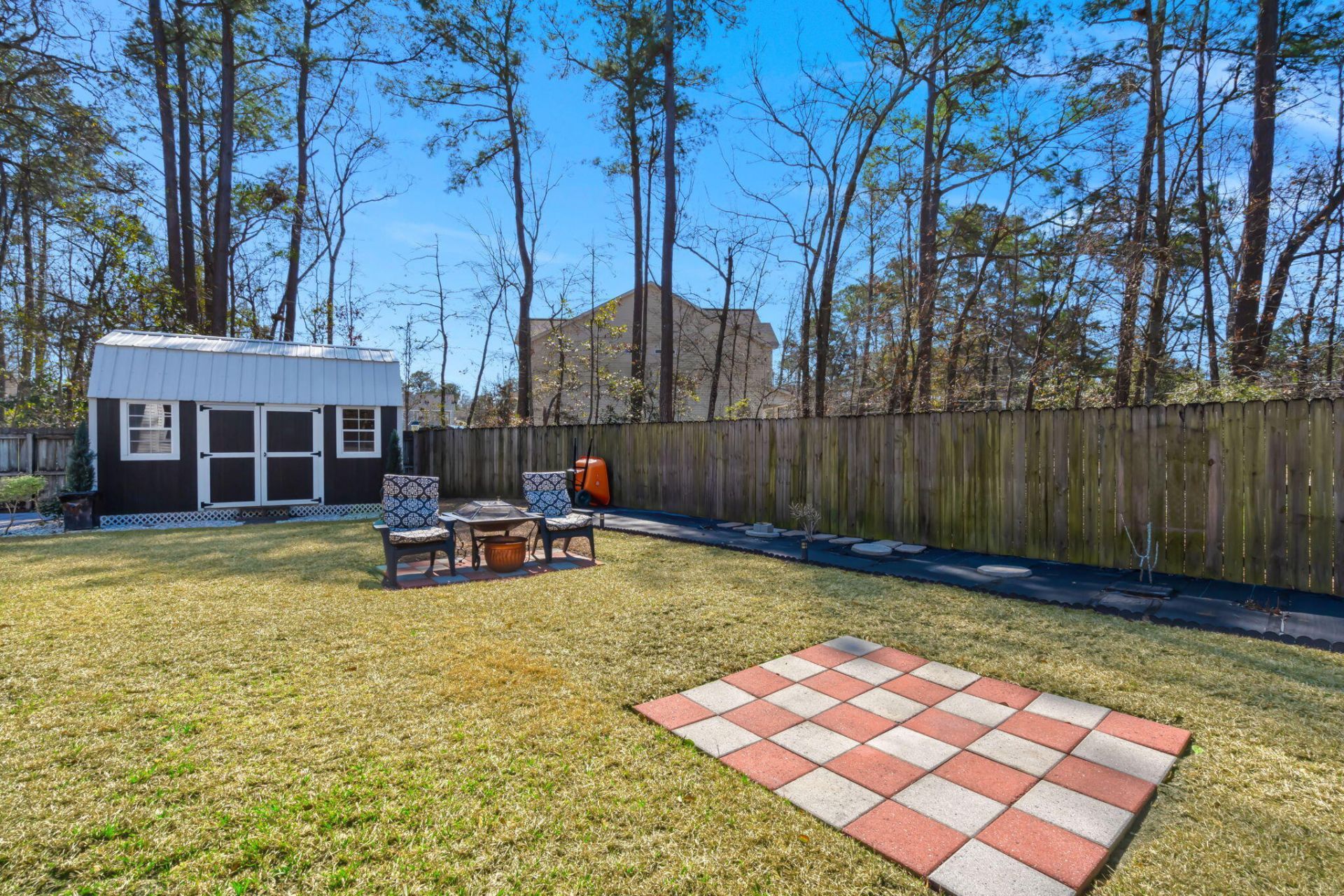 124 Evesham Drive Photo 34