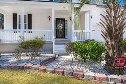 124 Evesham Drive photo 4