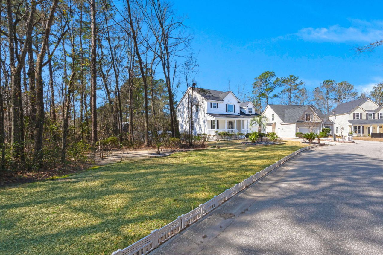 124 Evesham Drive Photo 5