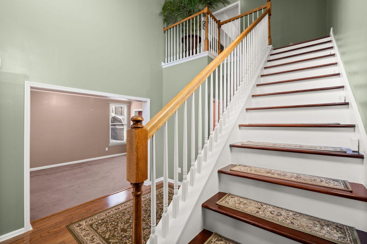 124 Evesham Drive Photo 6