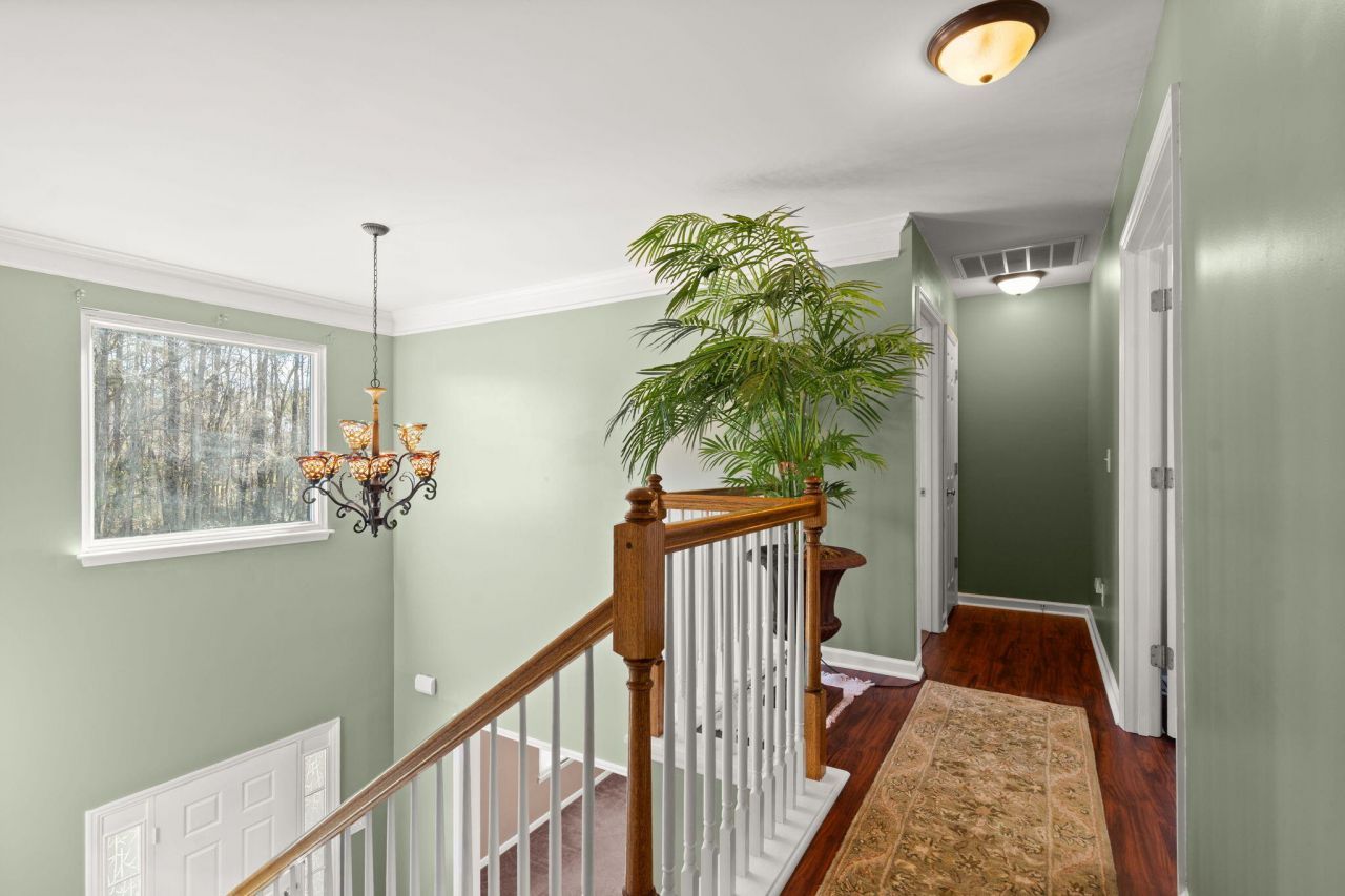 124 Evesham Drive Photo 9