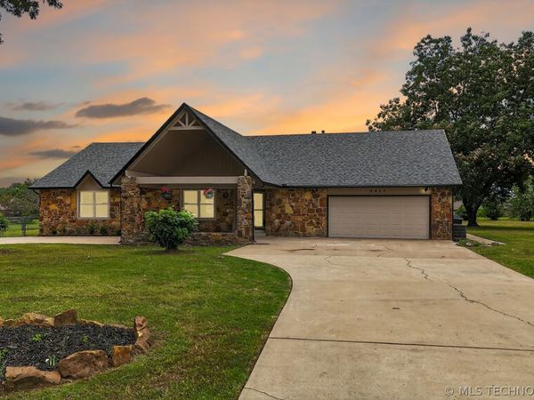 8452 E Blackwell Avenue , Claremore, OK 74019