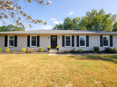 181 Peachtree Drive, Versailles, KY 40383