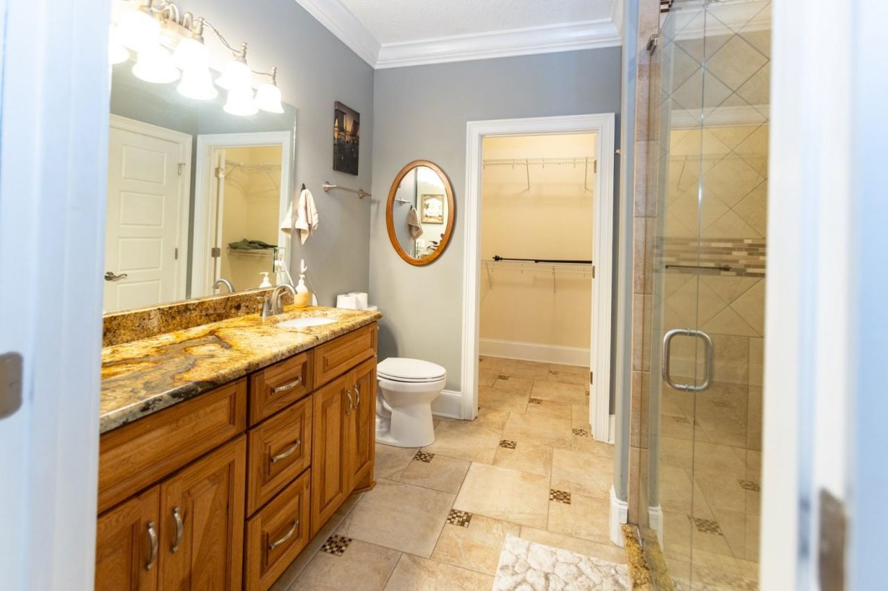 2750 Ole King St. Photo 14