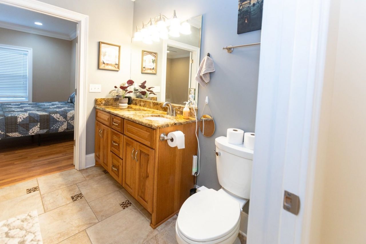 2750 Ole King St. Photo 15