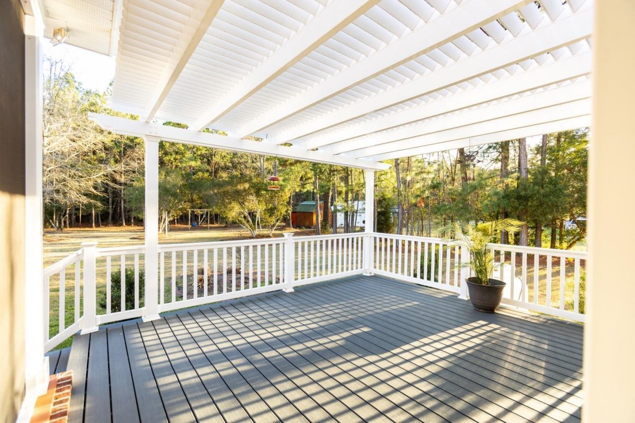 2750 Ole King St. Photo 23