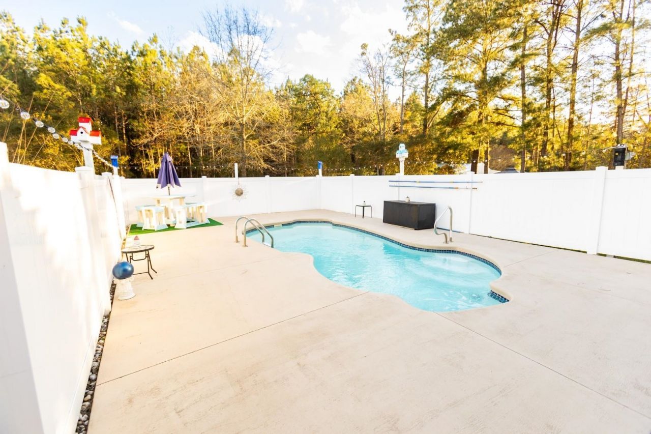 2750 Ole King St. Photo 25