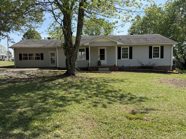 127 Michael Cir, Lawrenceburg, TN 38464