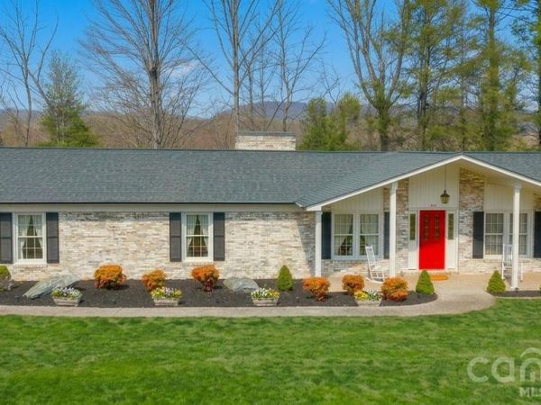 1015 Woodbine Place NE, Lenoir, NC 28645