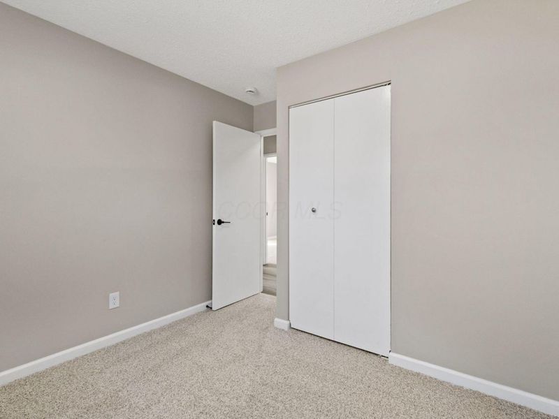 102 Redmond Road , Columbus, OH 43228 Photo 11