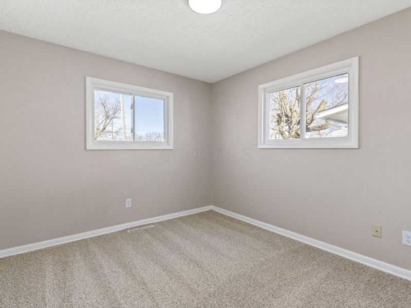 102 Redmond Road , Columbus, OH 43228 Photo 12