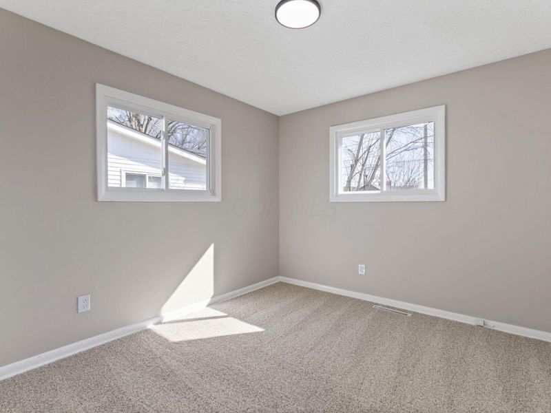 102 Redmond Road , Columbus, OH 43228 Photo 14