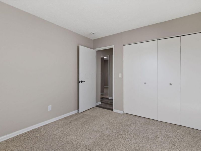 102 Redmond Road , Columbus, OH 43228 Photo 15