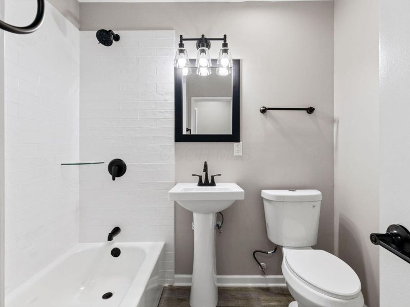 102 Redmond Road , Columbus, OH 43228 Photo 8