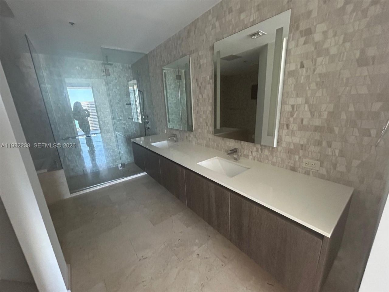 88 SW 7th St, Unit 3307, Miami, FL 33130 Photo