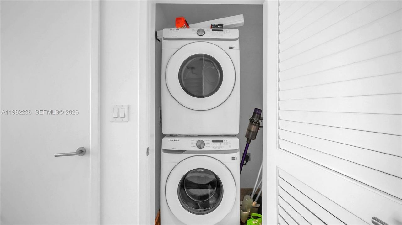88 SW 7th St, Unit 3307, Miami, FL 33130 Photo