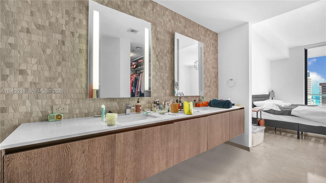 88 SW 7th St, Unit 3307, Miami, FL 33130 Photo