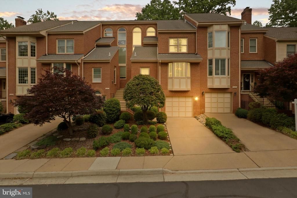 10204 Aspen Willow Drive, Fairfax, VA 22032 Main Photo