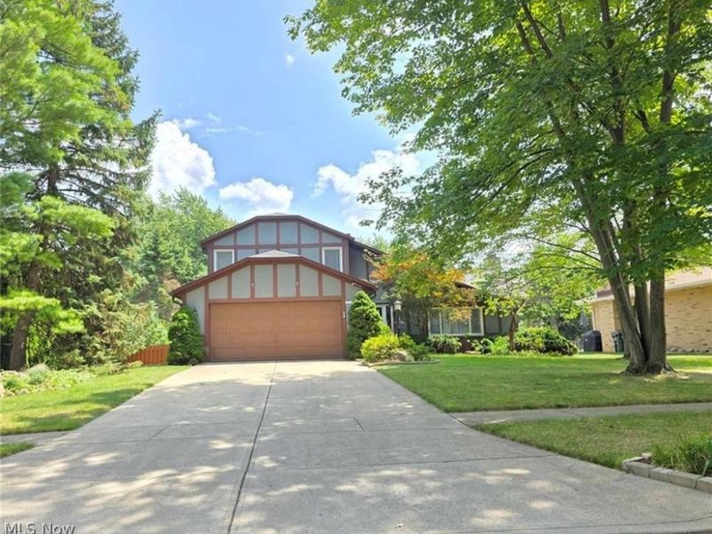 6771 Wood Creek Drive, Middleburg Heights, OH 44130 Photo 1