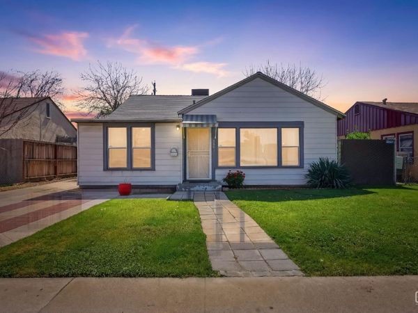 2901 California Avenue, Bakersfield, CA 93304