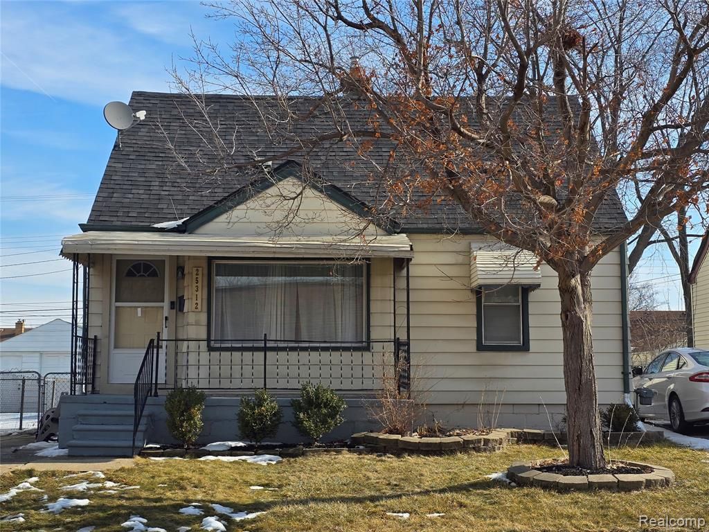 25312 Winton Street, Saint Clair Shores, MI 48081 Main Photo