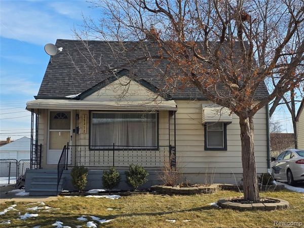 25312 Winton Street, St. Clair Shores, MI 48081