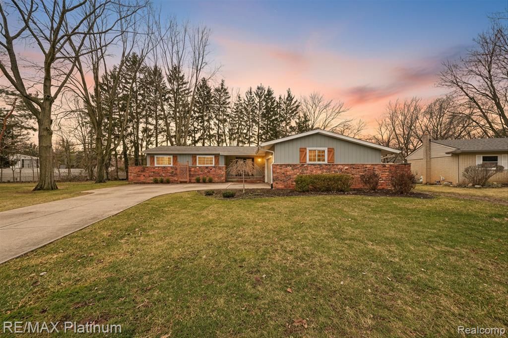 23935 Lynwood Drive, Novi, MI 48374 Main Photo