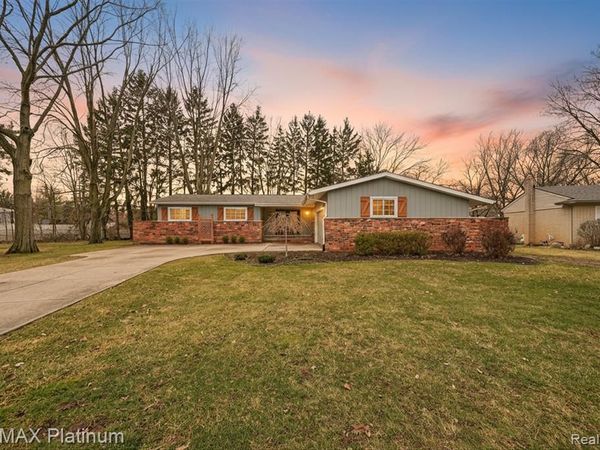 23935 Lynwood Drive, Novi, MI 48374