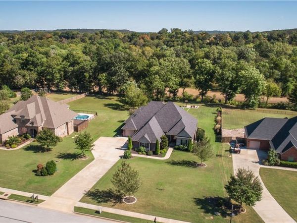 2207 Riverfront Lane, Fayetteville, AR 72703