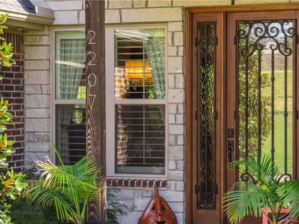 2207 Riverfront Lane, Fayetteville, AR 72703