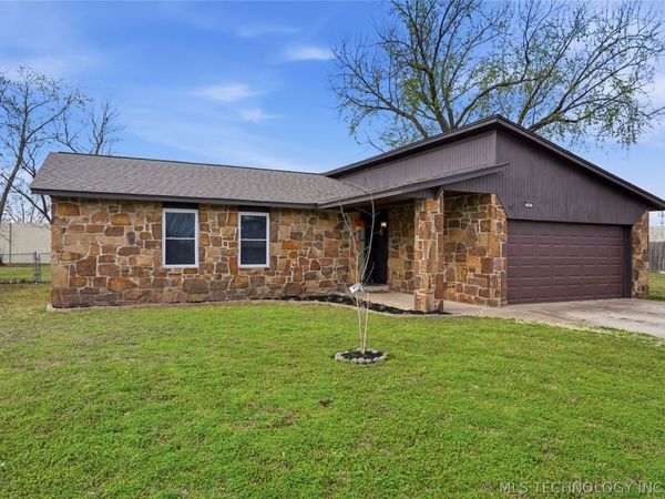 2880 W 111th Place S, Jenks, OK 74037