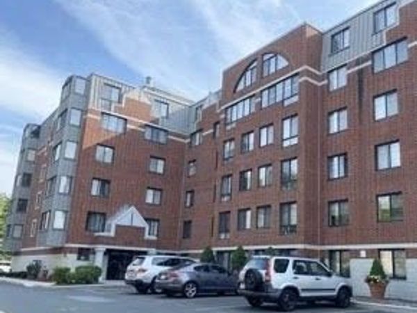 100 Ledgewood Dr, Unit 410, Stoneham, MA 02180