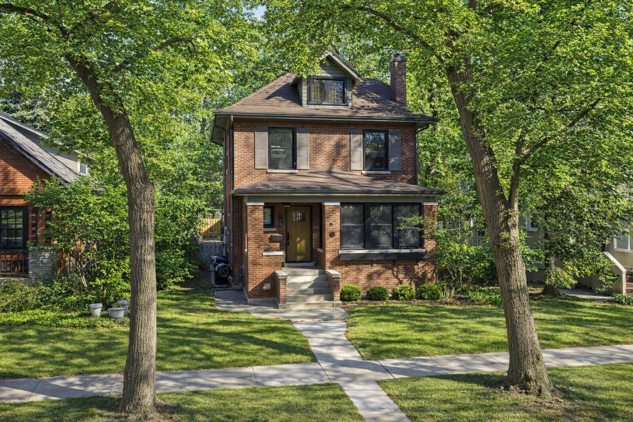 833 Lincoln Street, Evanston, IL 60201