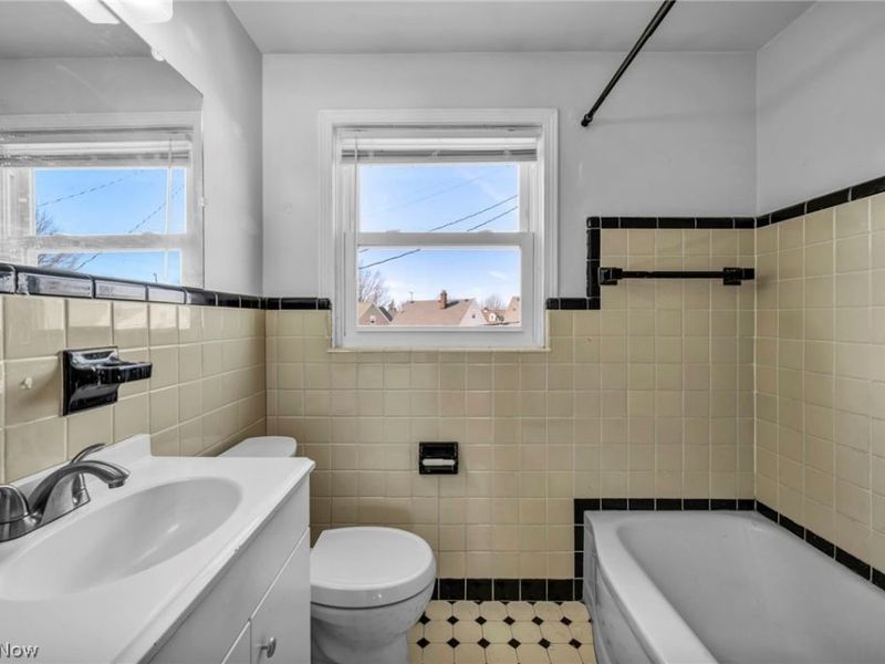 308 Buckner Drive, Unit 204, Euclid, OH 44123 Photo 11