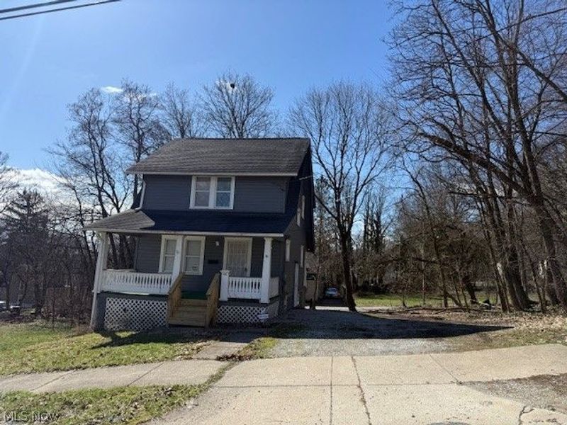 692 W Thornton Street, Akron, OH 44307 Photo 2