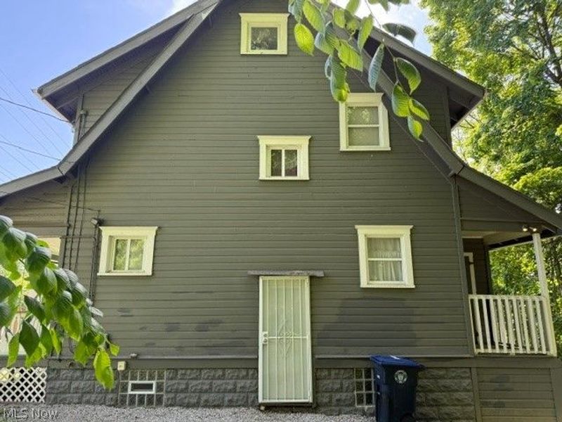 692 W Thornton Street, Akron, OH 44307 Photo 6