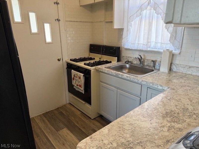 692 W Thornton Street, Akron, OH 44307 Photo 8