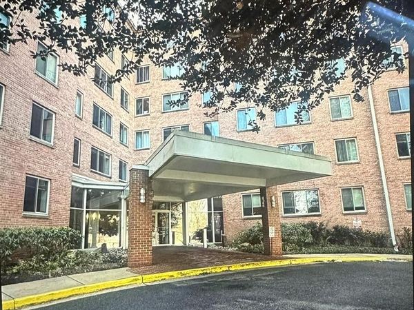 3000 SPOUT RUN PARKWAY, Unit B203, ARLINGTON, VA 22201