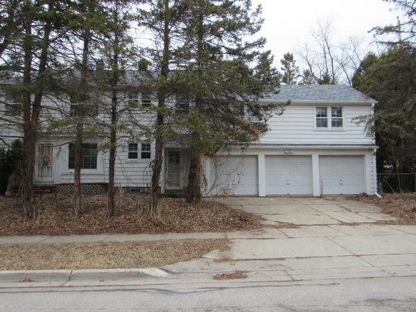 1554 E Glendale AVENUE, Unit 1556, Shorewood, WI 53211