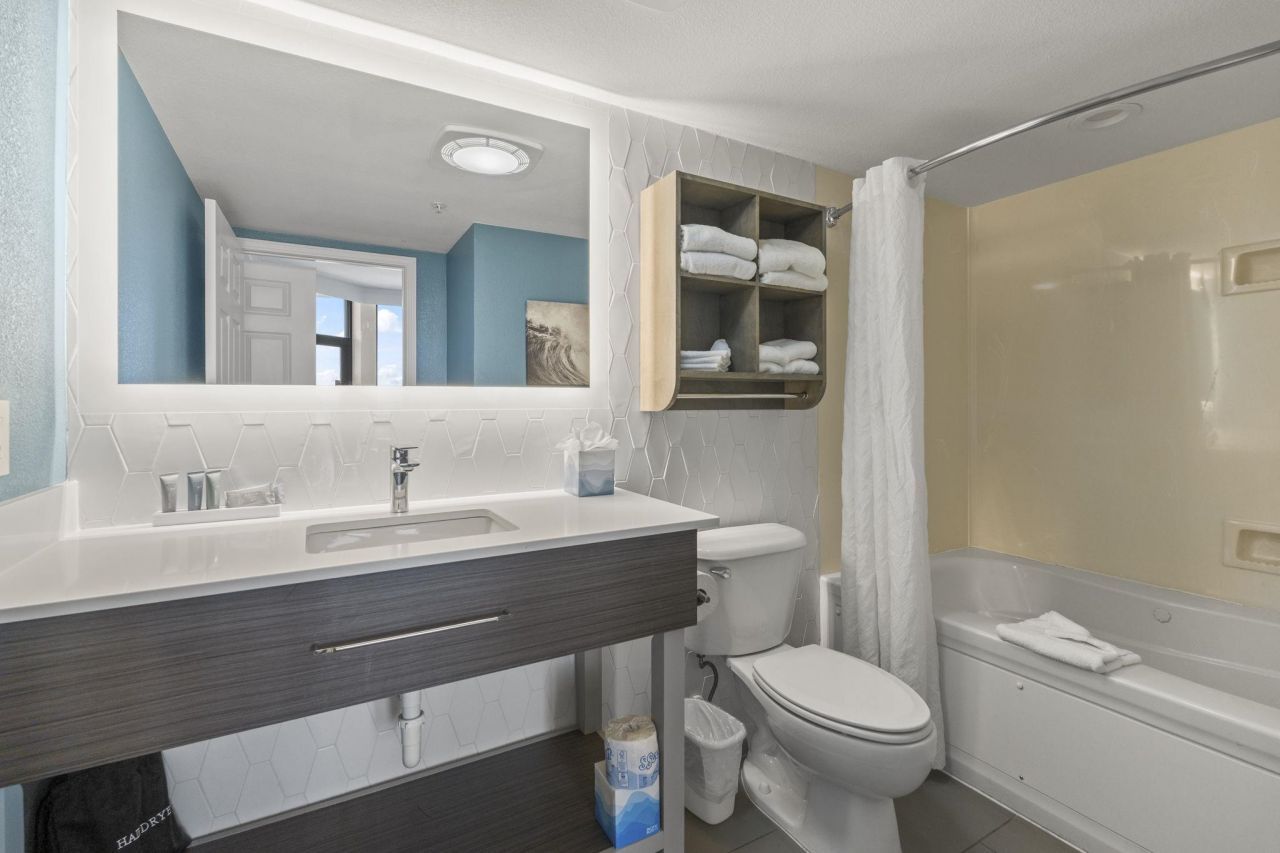 2004 N Ocean Blvd. Photo 34