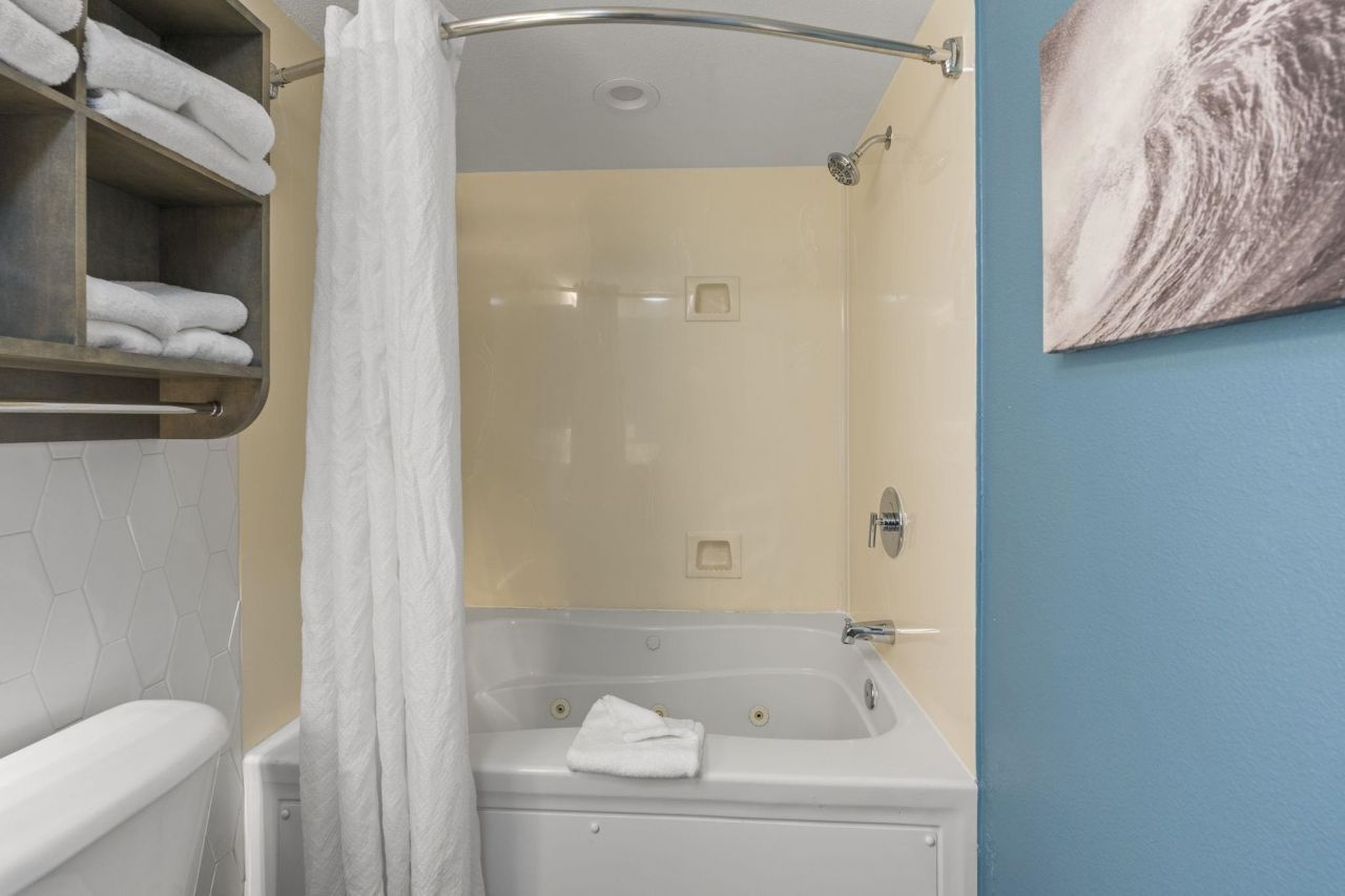 2004 N Ocean Blvd. Photo 35