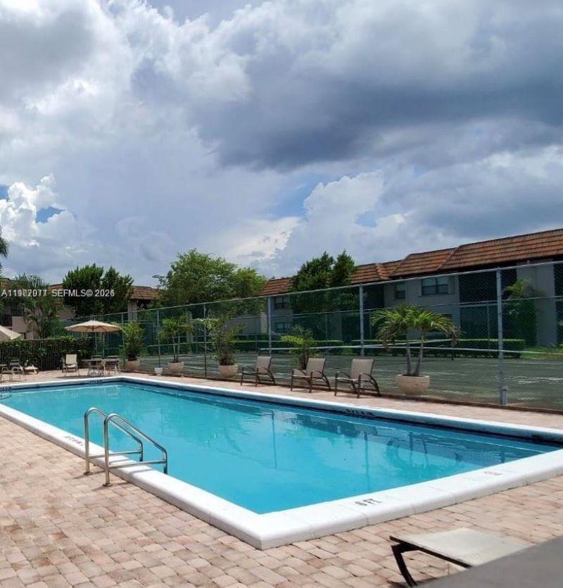 10456 NW 10th St, Unit 105, Pembroke Pines, FL 33026 Photo