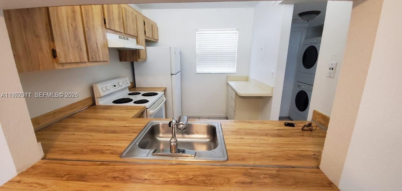 10456 NW 10th St, Unit 105, Pembroke Pines, FL 33026 Photo