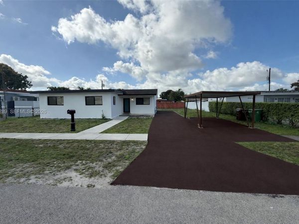 1014 W 66th St , Hialeah, FL 33012