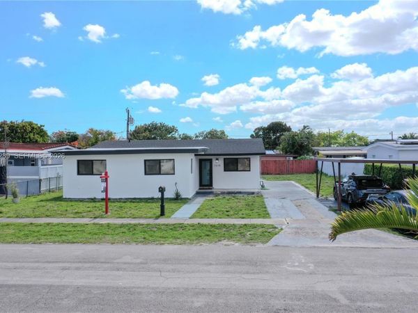 1014 W 66th St, Hialeah, FL 33012