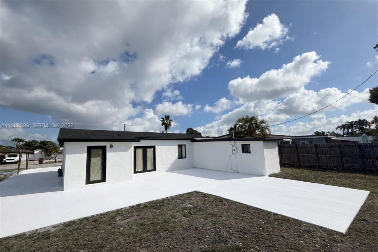 1014 W 66th St , Hialeah, FL 33012 Photo