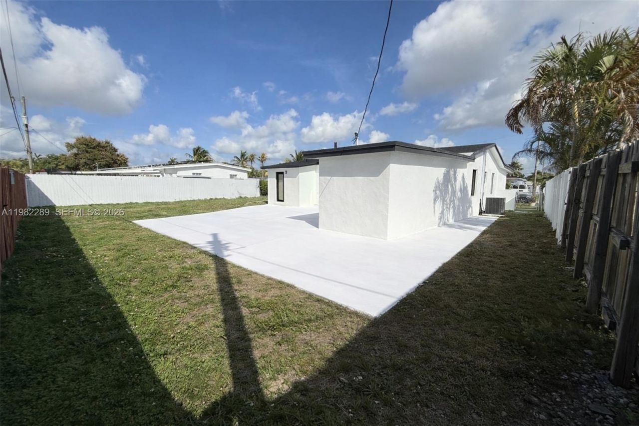 1014 W 66th St , Hialeah, FL 33012 Photo